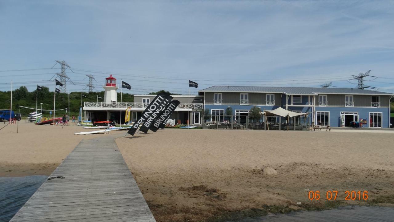 Beach Hotel Oostvoorne Exterior photo